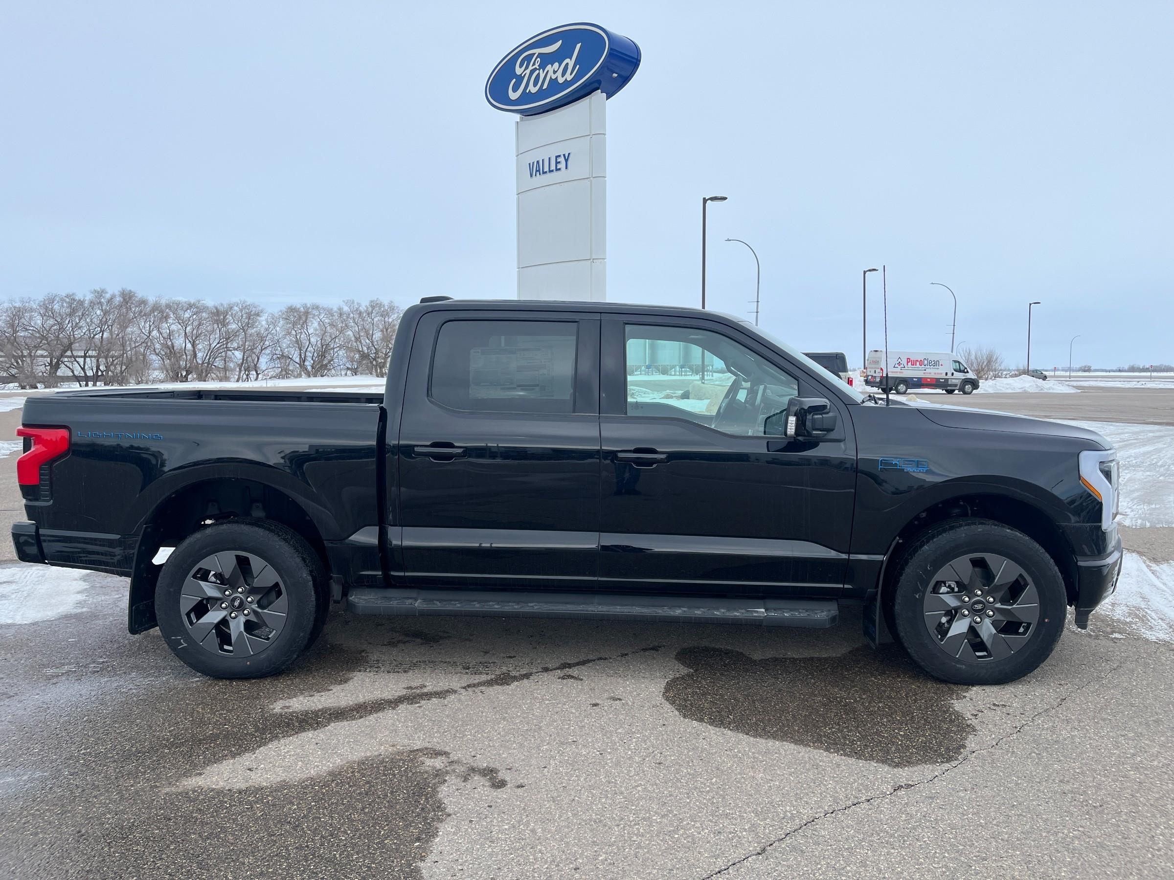 2025 Ford F-150 Lightning Lariat SuperCrew AWD
