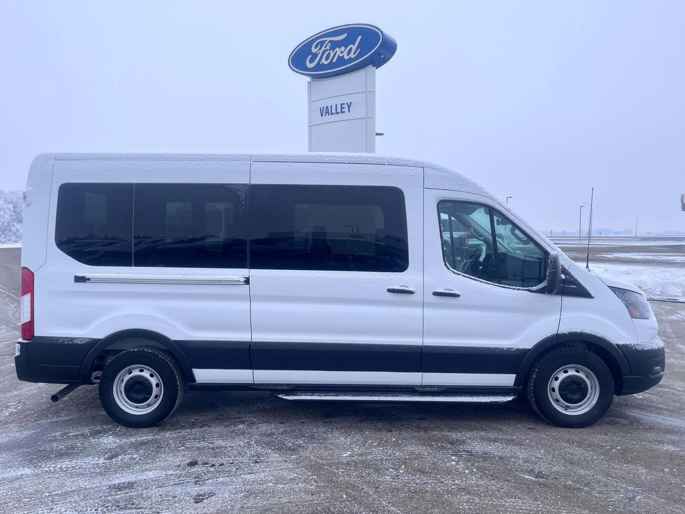 2025 Ford Transit Passenger 350 XL Medium Roof LB RWD