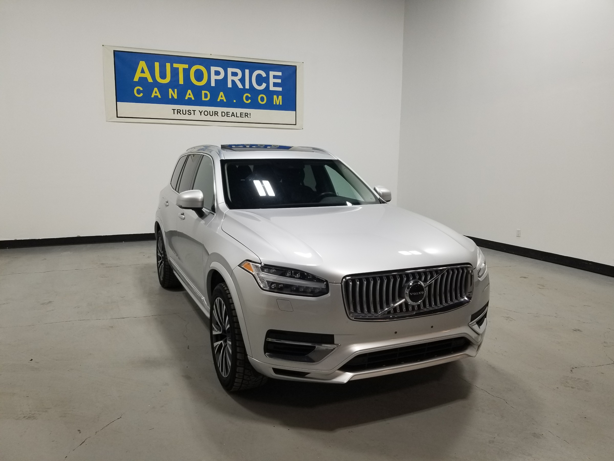 2021 Volvo XC90 T8 Recharge Inscription Expression 7-Passenger eAWD