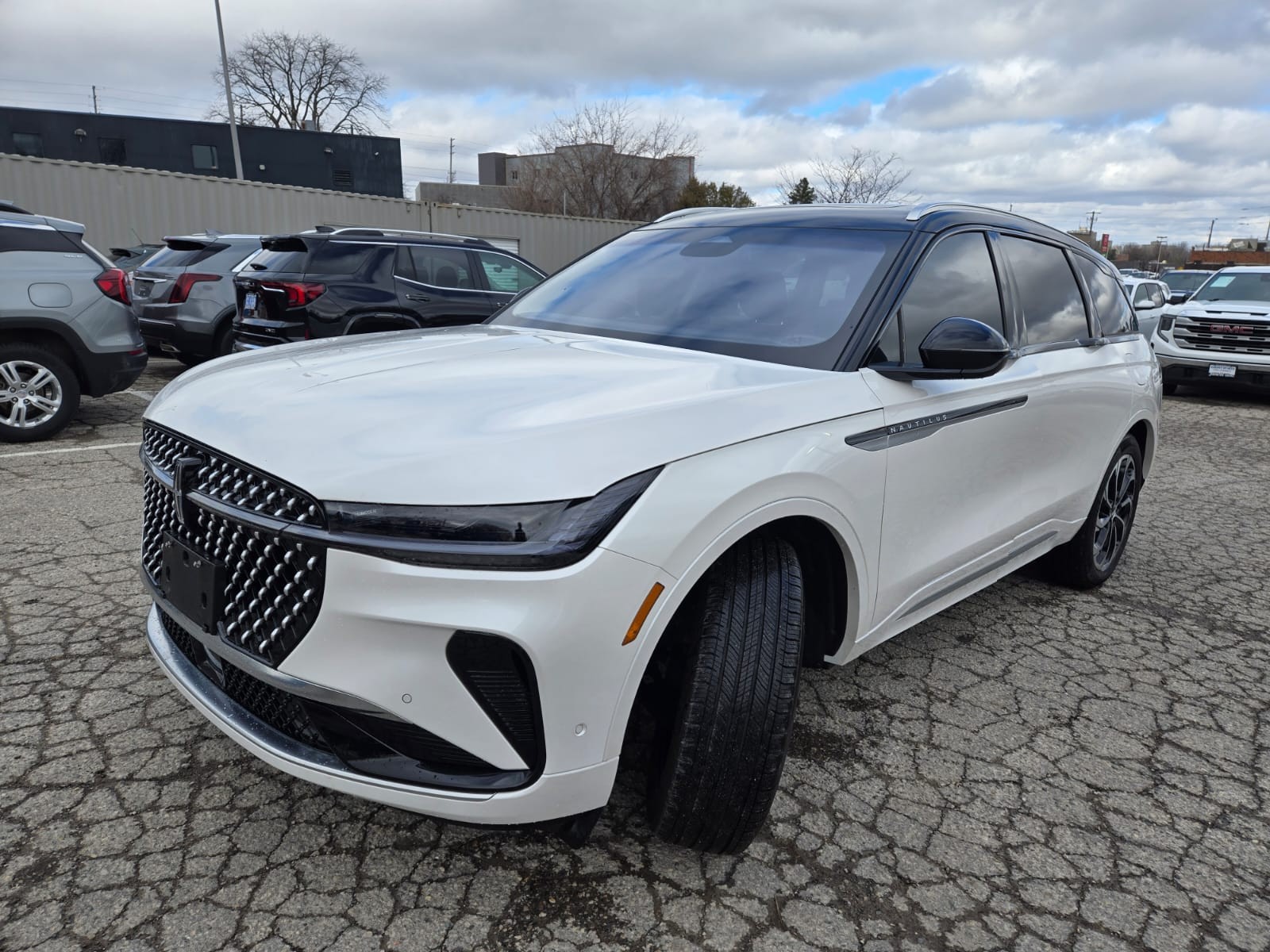 used 2024 Lincoln Nautilus car, priced at $54,995