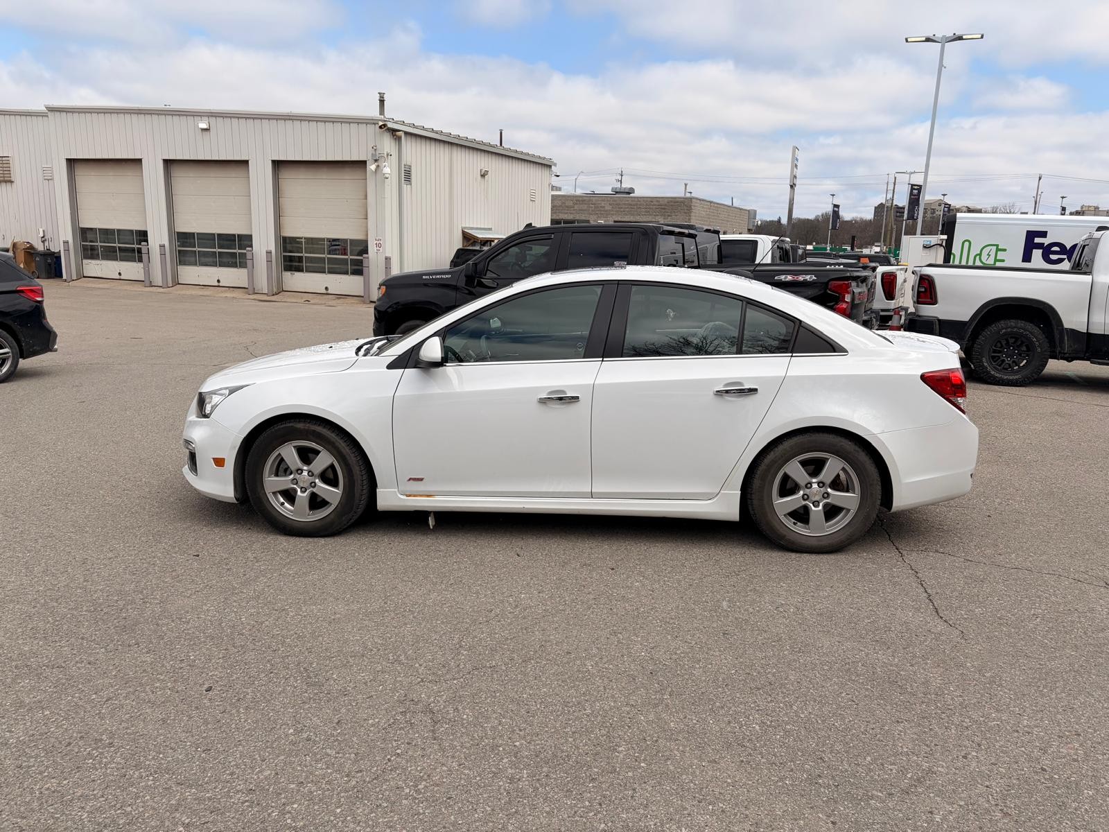 used 2015 Chevrolet Cruze car, priced at $13,500