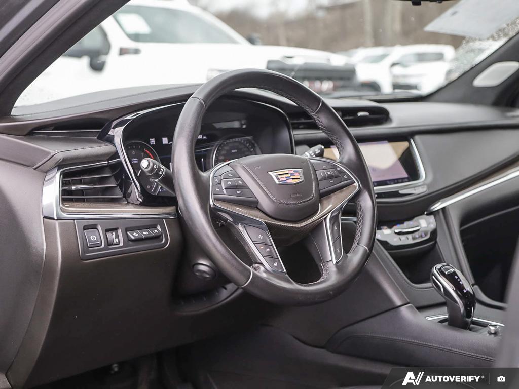 used 2022 Cadillac XT5 car, priced at $31,321