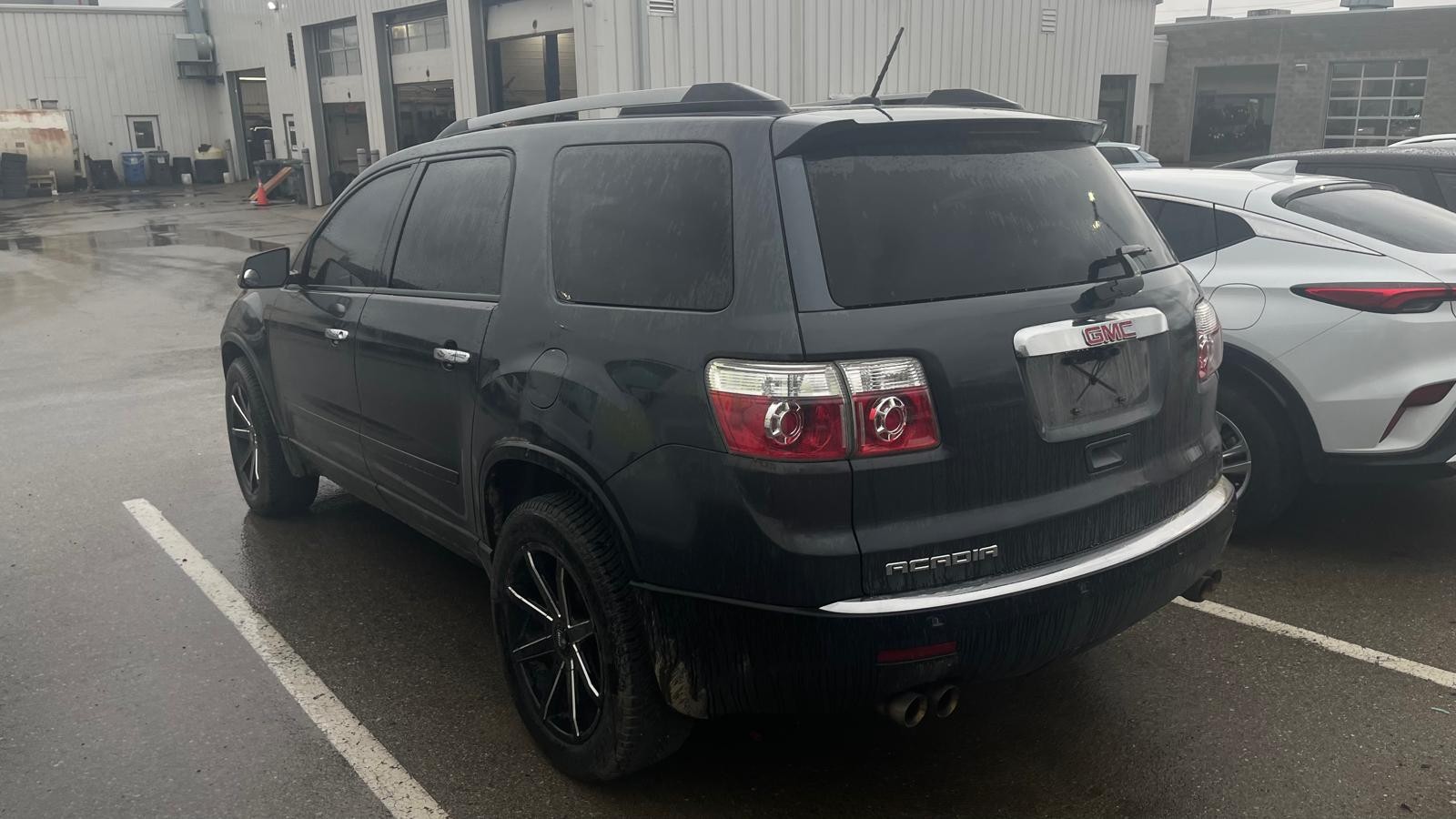 used 2011 GMC Acadia car, priced at $2,500