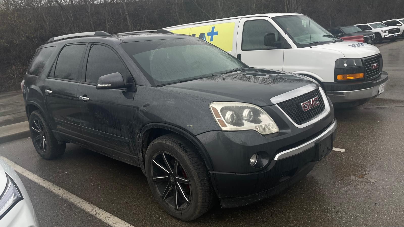 used 2011 GMC Acadia car, priced at $2,500