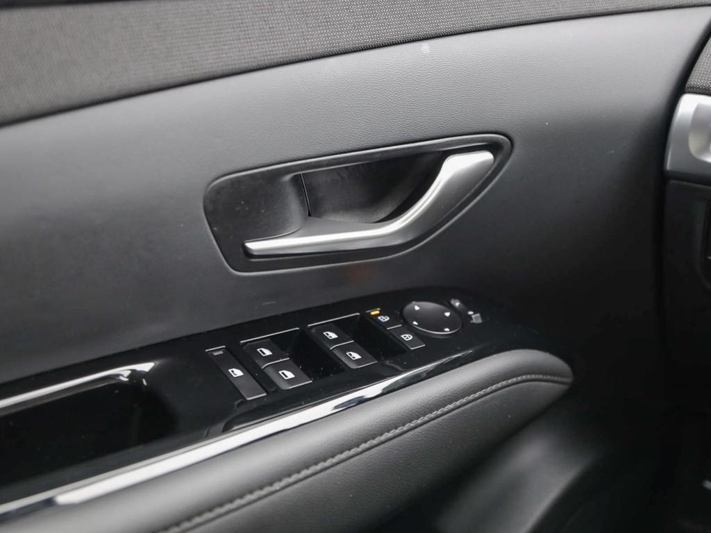 used 2025 Hyundai Tucson Hybrid car, priced at $47,597