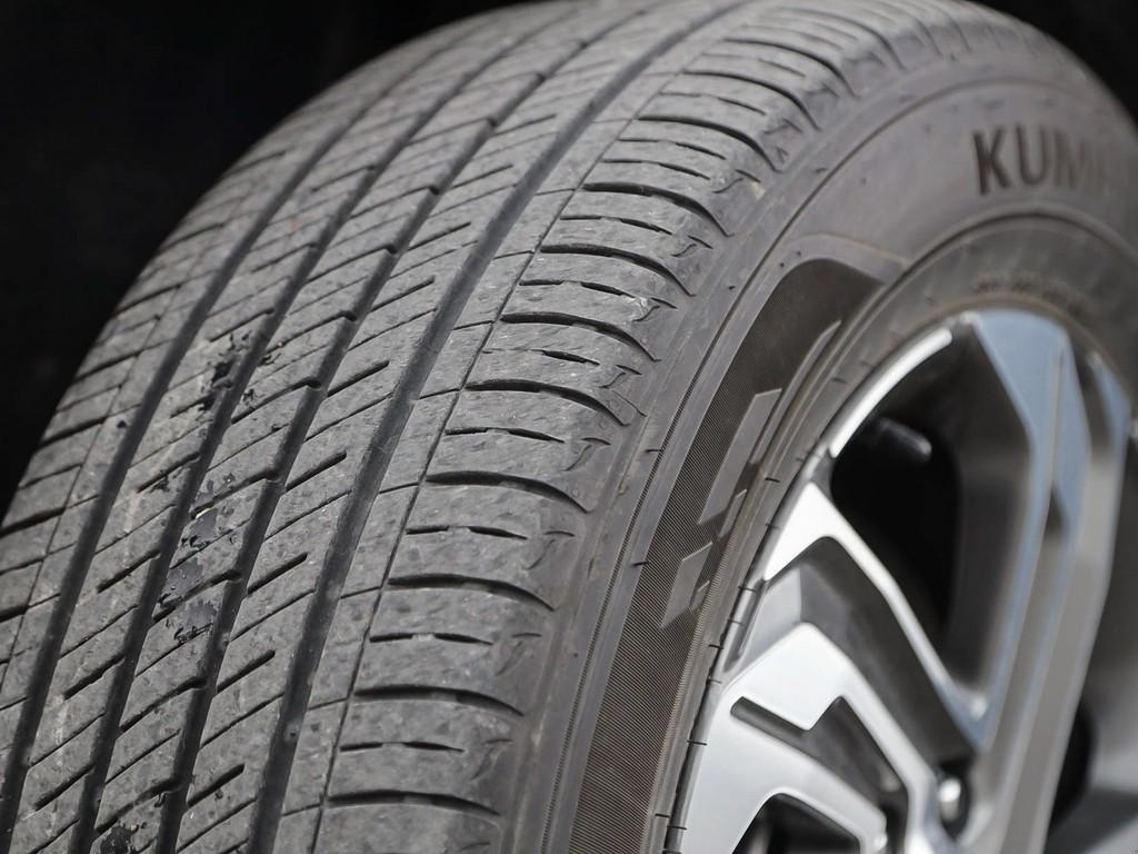 used 2023 Hyundai Santa Fe car, priced at $39,597