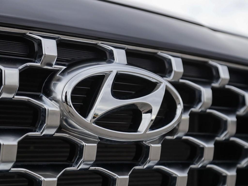 used 2023 Hyundai Santa Fe car, priced at $39,597