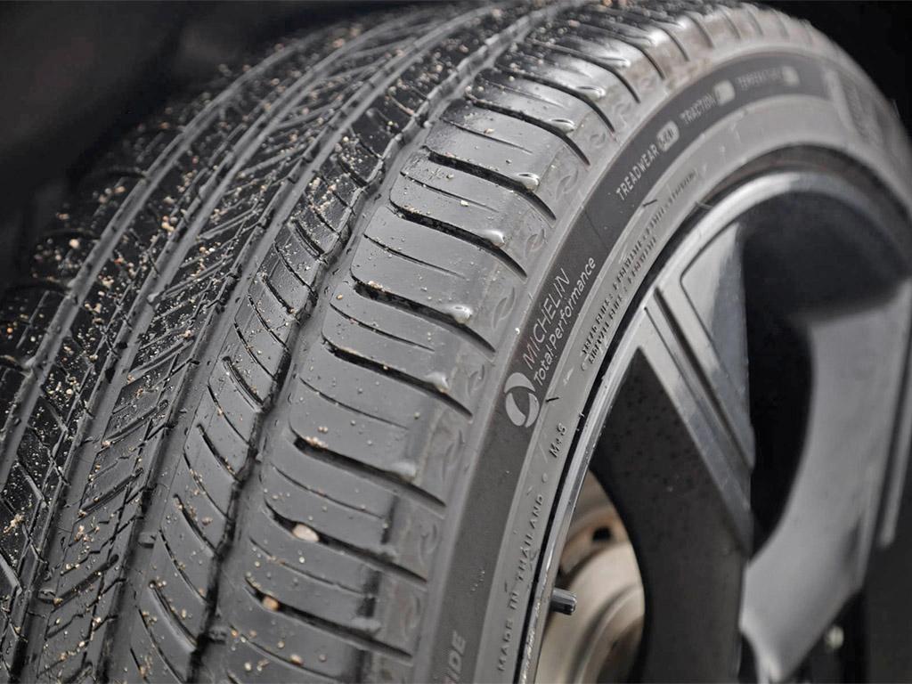 used 2026 Genesis GV80 car, priced at $96,587