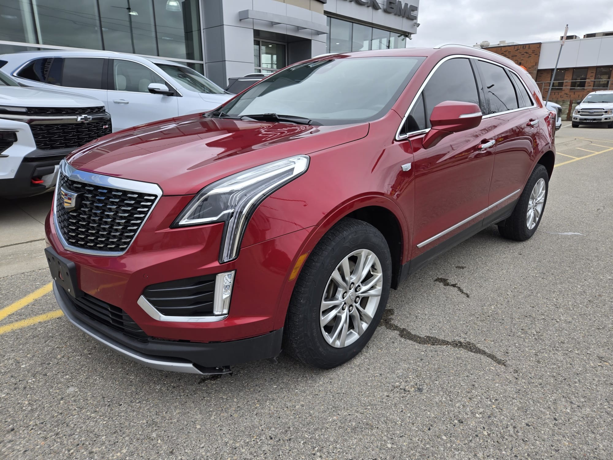 used 2020 Cadillac XT5 car, priced at $6,500