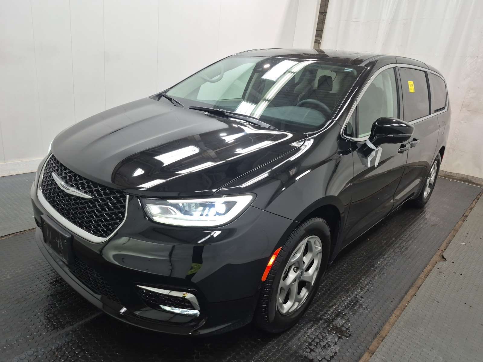 Chrysler Pacifica Limited FWD 2024