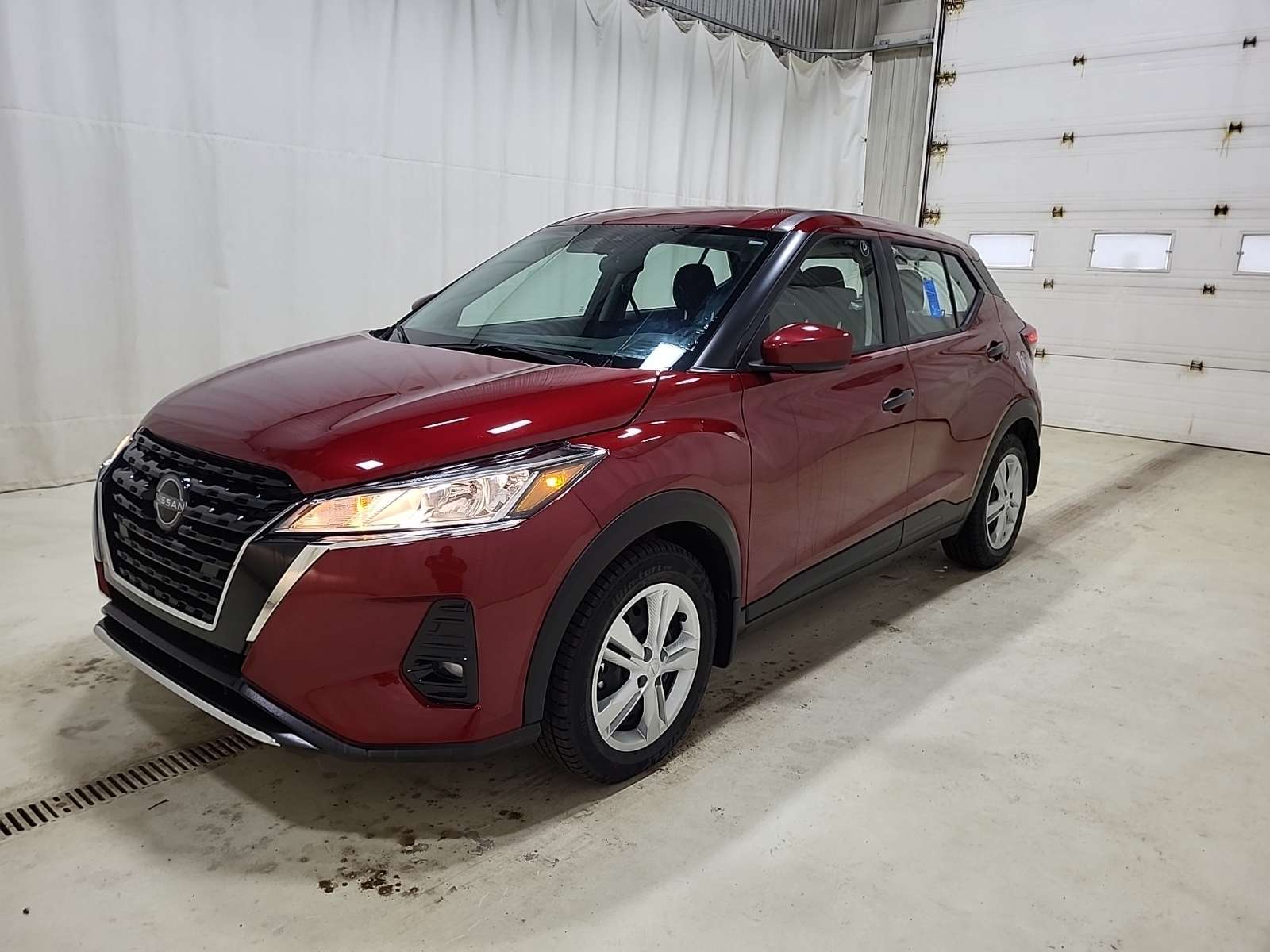 2025 Nissan Kicks Play S FWD