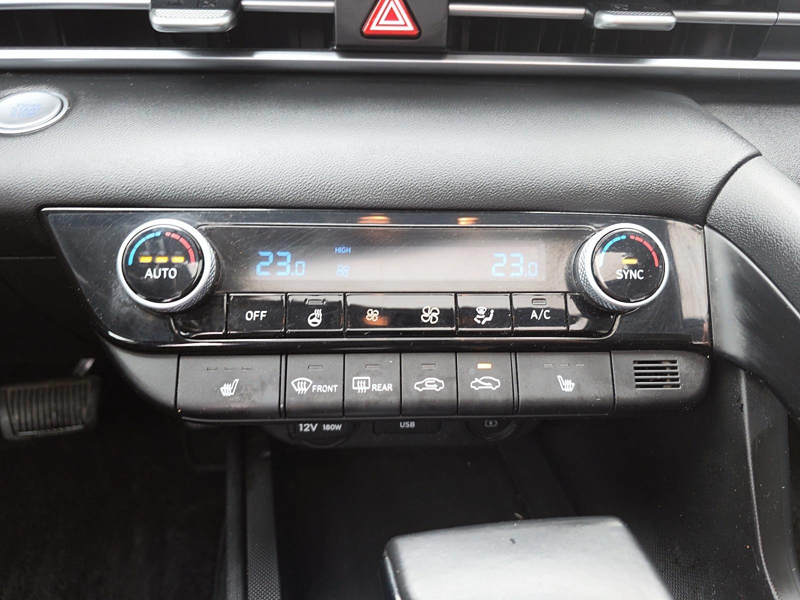 2022 Hyundai Elantra Preferred w/Sun & Tech Pkg