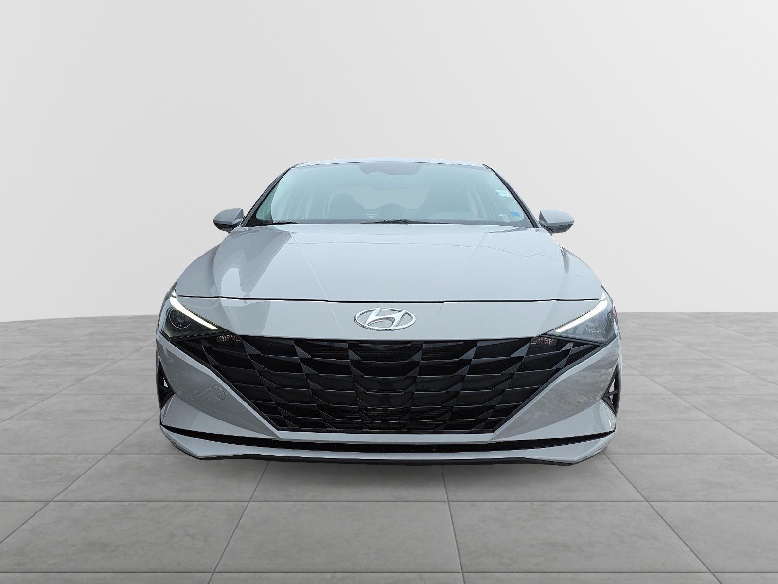 2022 Hyundai Elantra Preferred w/Sun & Tech Pkg