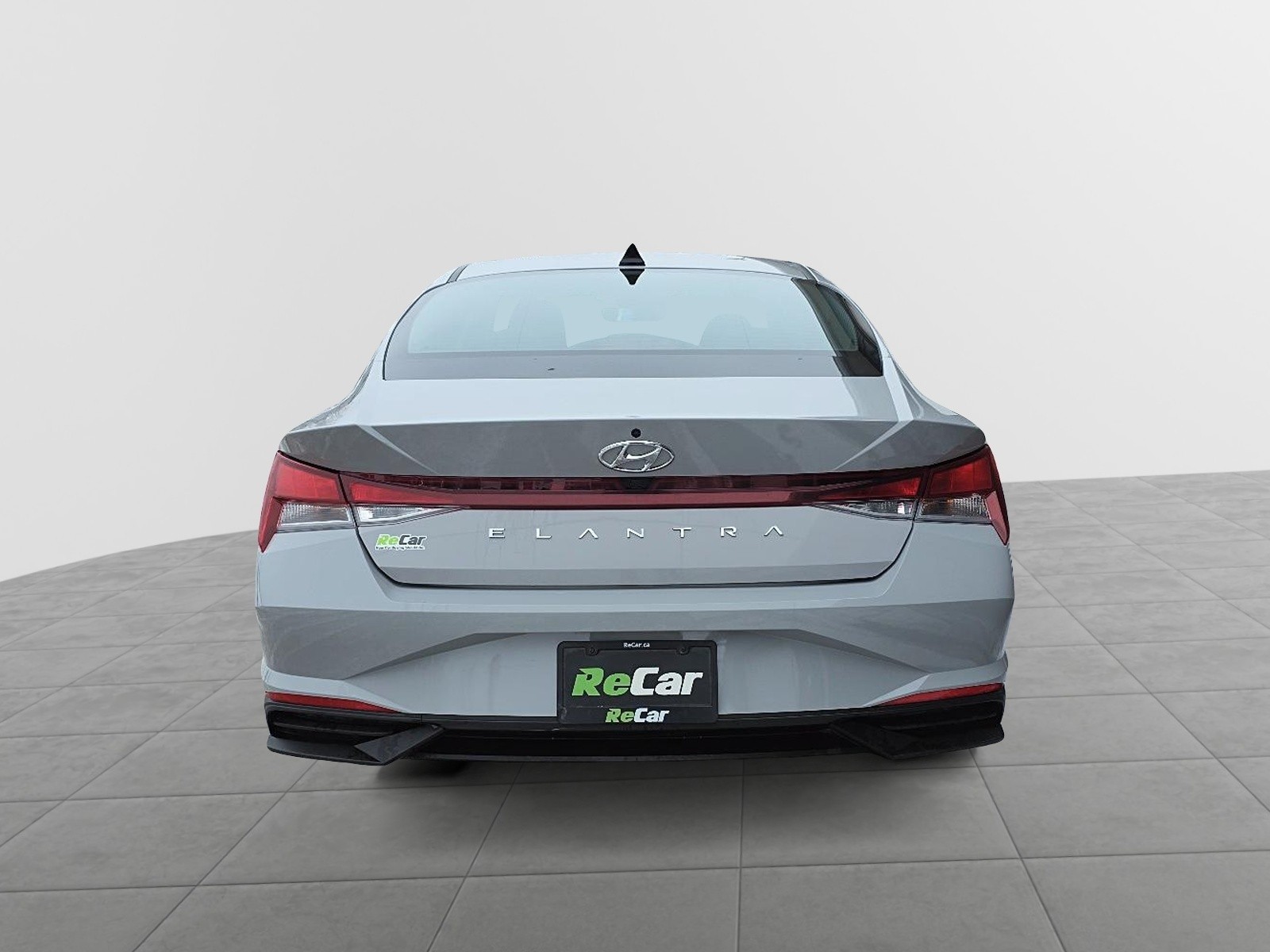 2022 Hyundai Elantra Preferred w/Sun & Tech Pkg