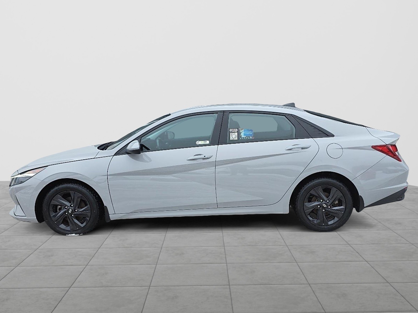 2022 Hyundai Elantra Preferred w/Sun & Tech Pkg