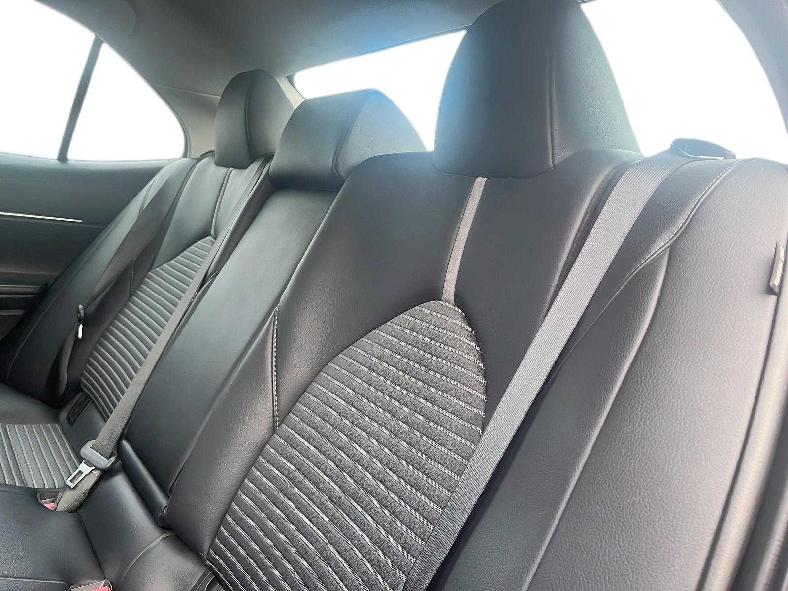 2020 Toyota Camry Hybrid SE