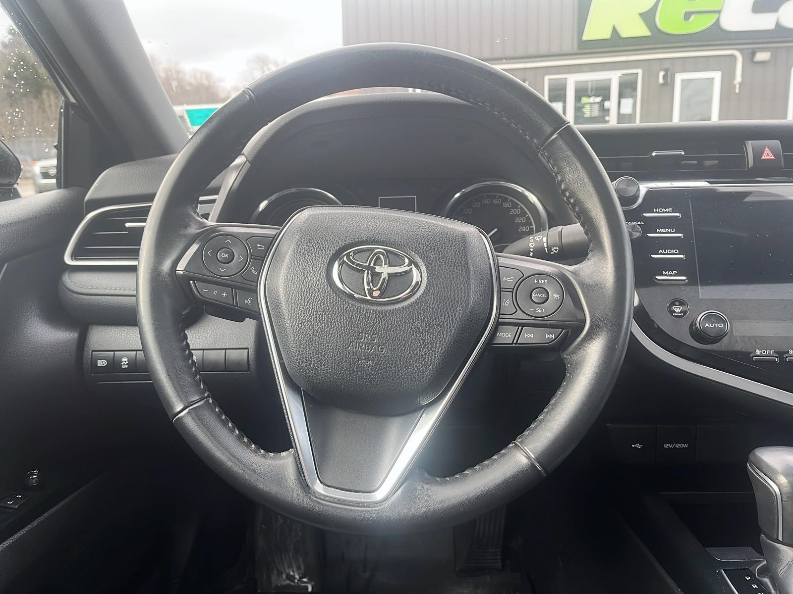 2020 Toyota Camry Hybrid SE