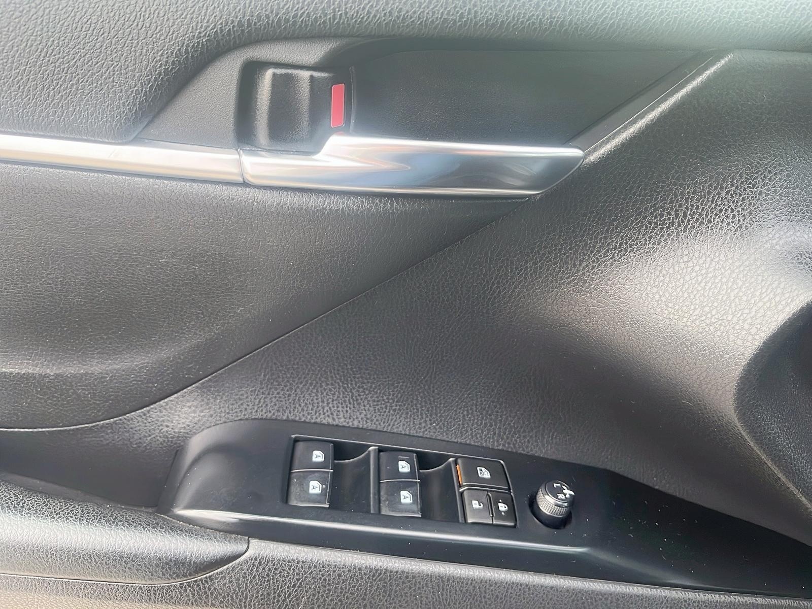 2020 Toyota Camry Hybrid SE