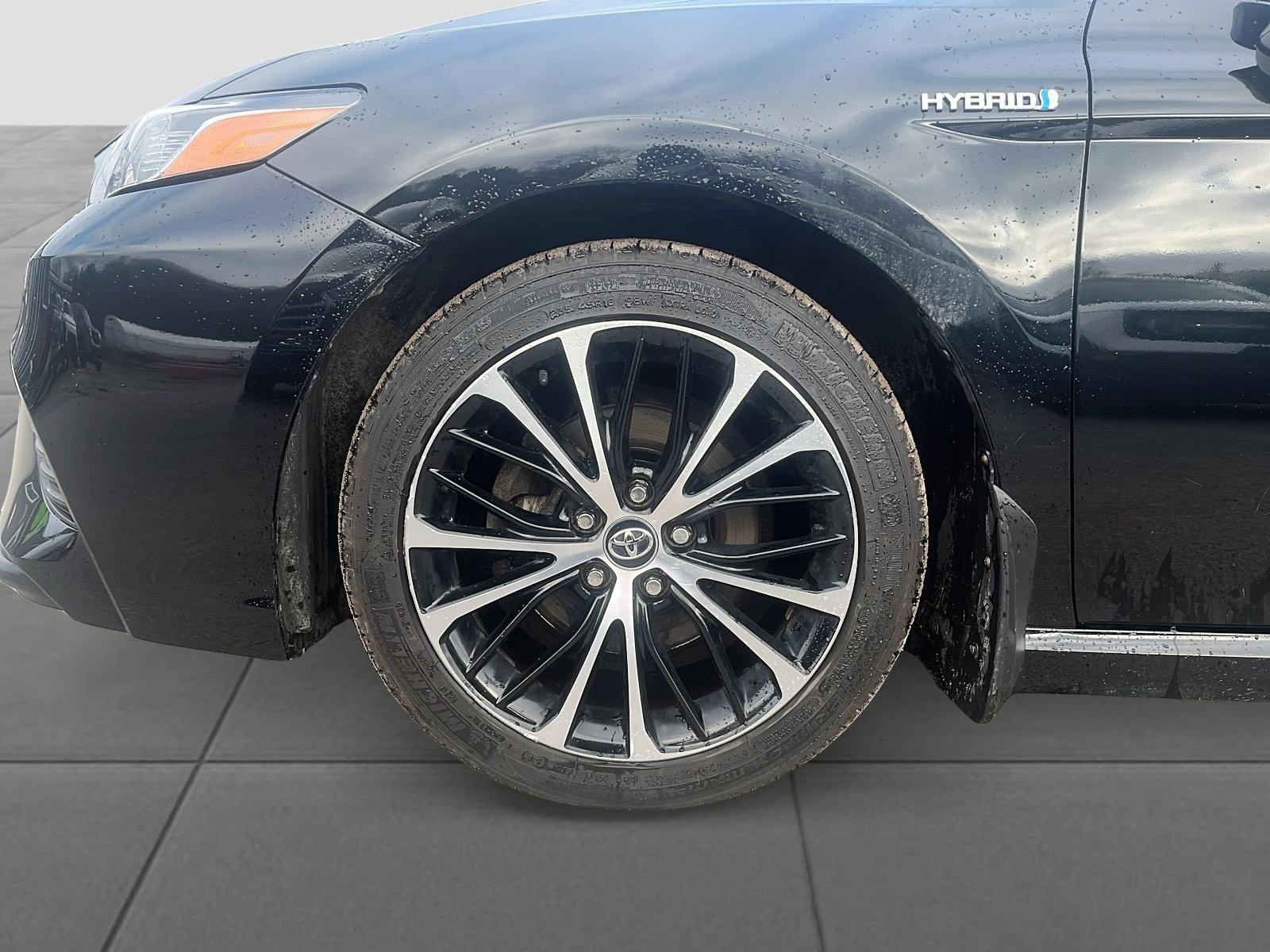 2020 Toyota Camry Hybrid SE