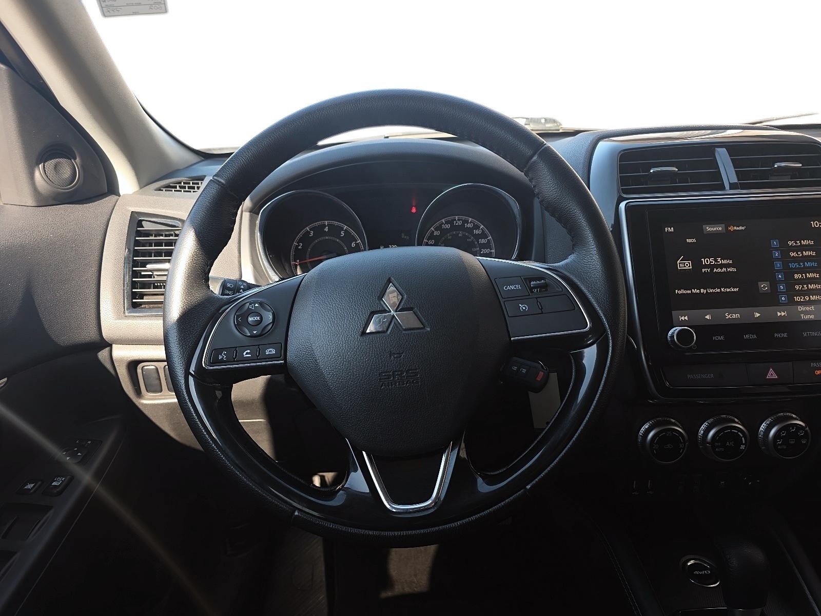 2023 Mitsubishi RVR SE