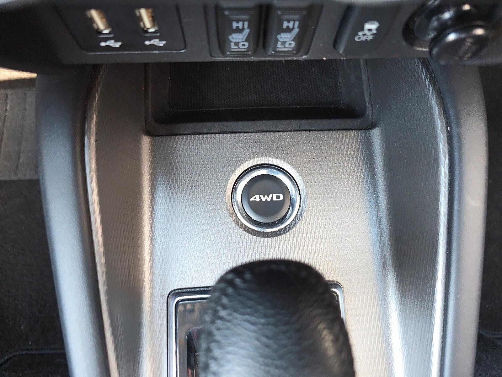 2023 Mitsubishi RVR SE