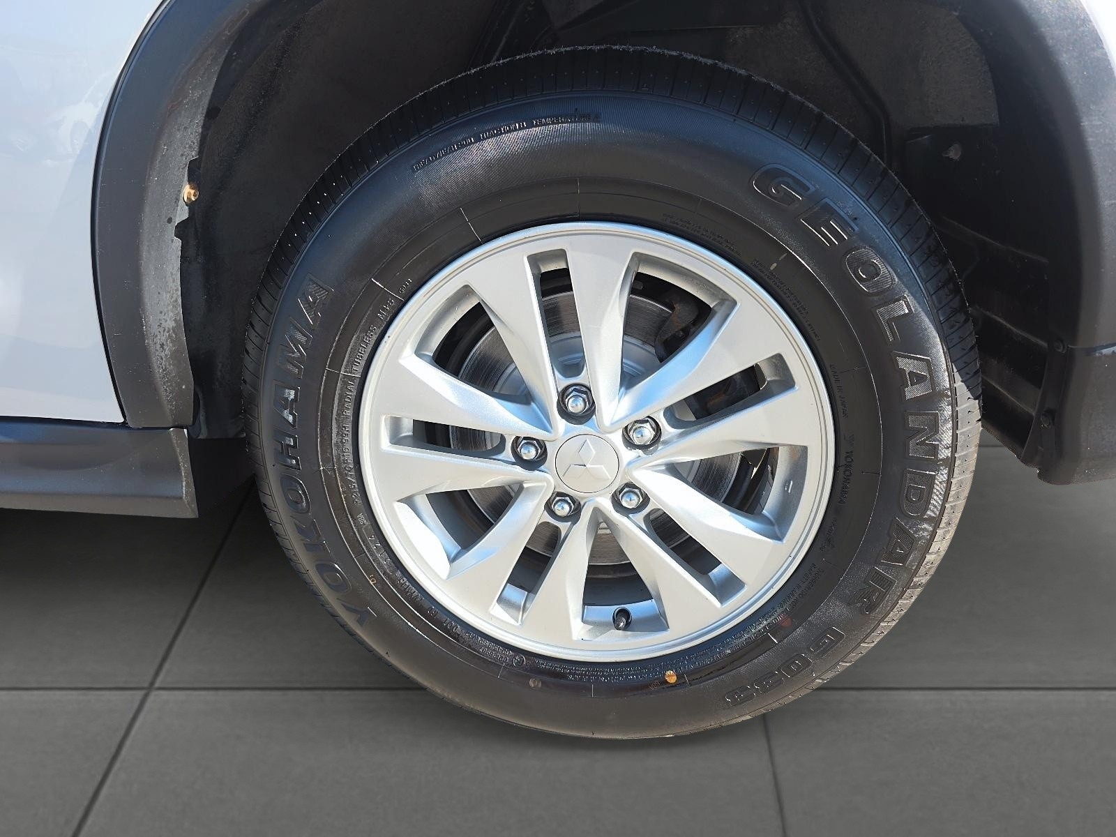 2023 Mitsubishi RVR SE