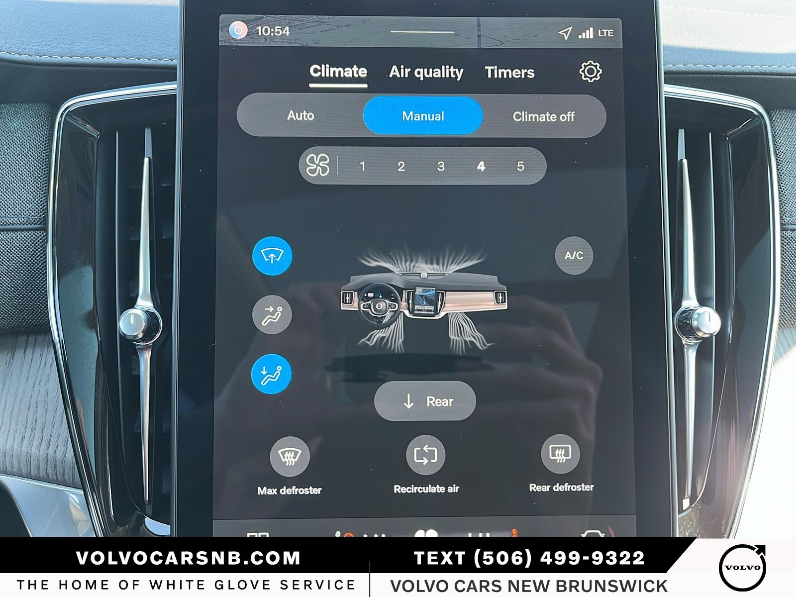 2026 Volvo XC90 B6 Ultra Dark Theme