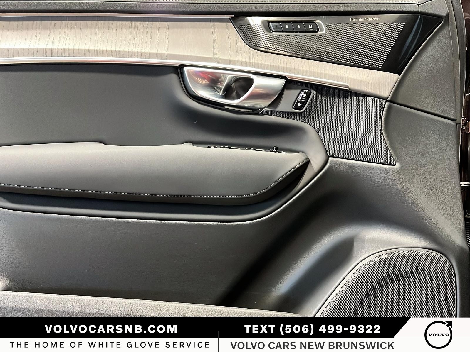 2026 Volvo XC90 B6 Ultra Dark Theme