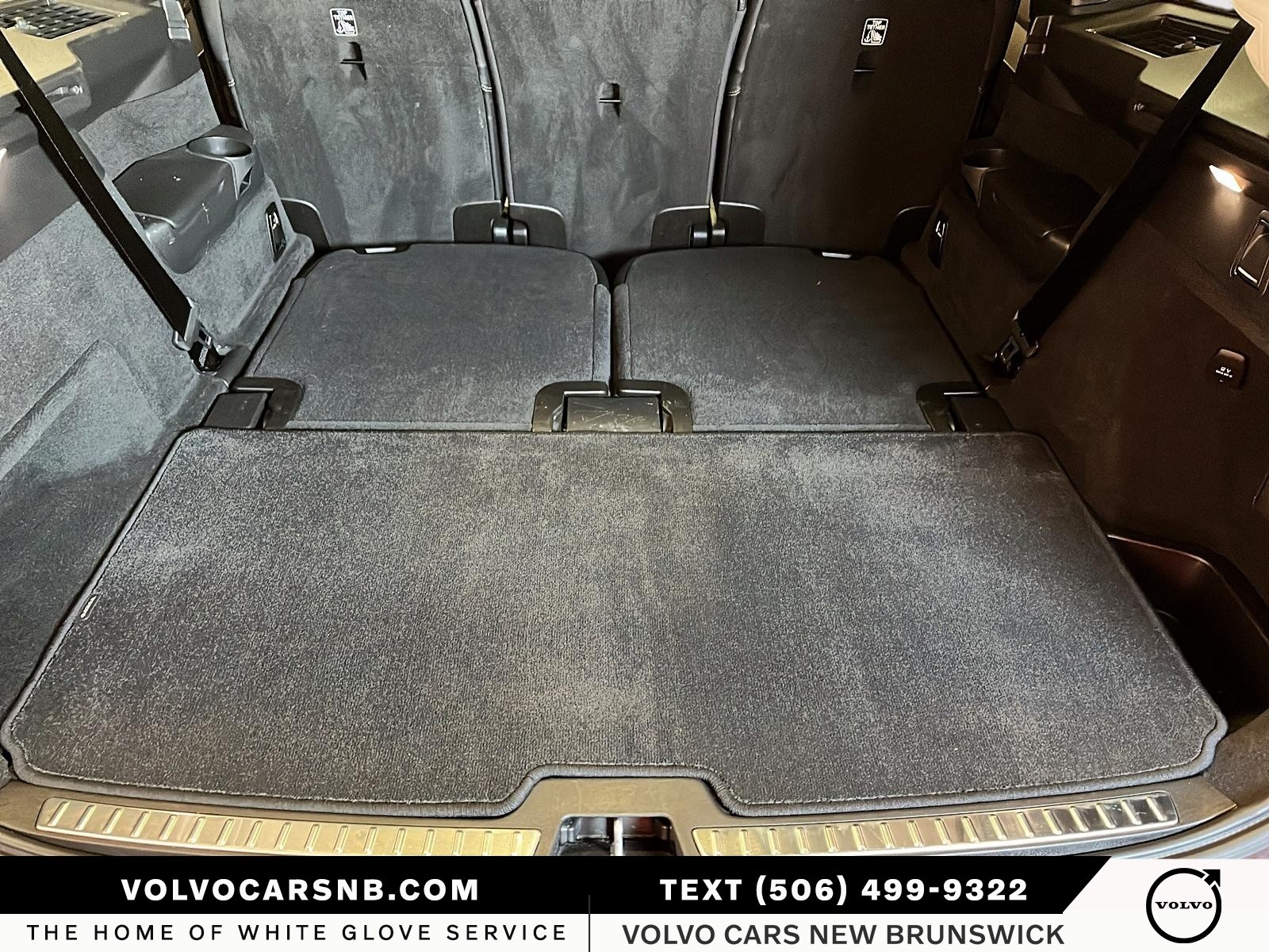 2026 Volvo XC90 B6 Ultra Dark Theme