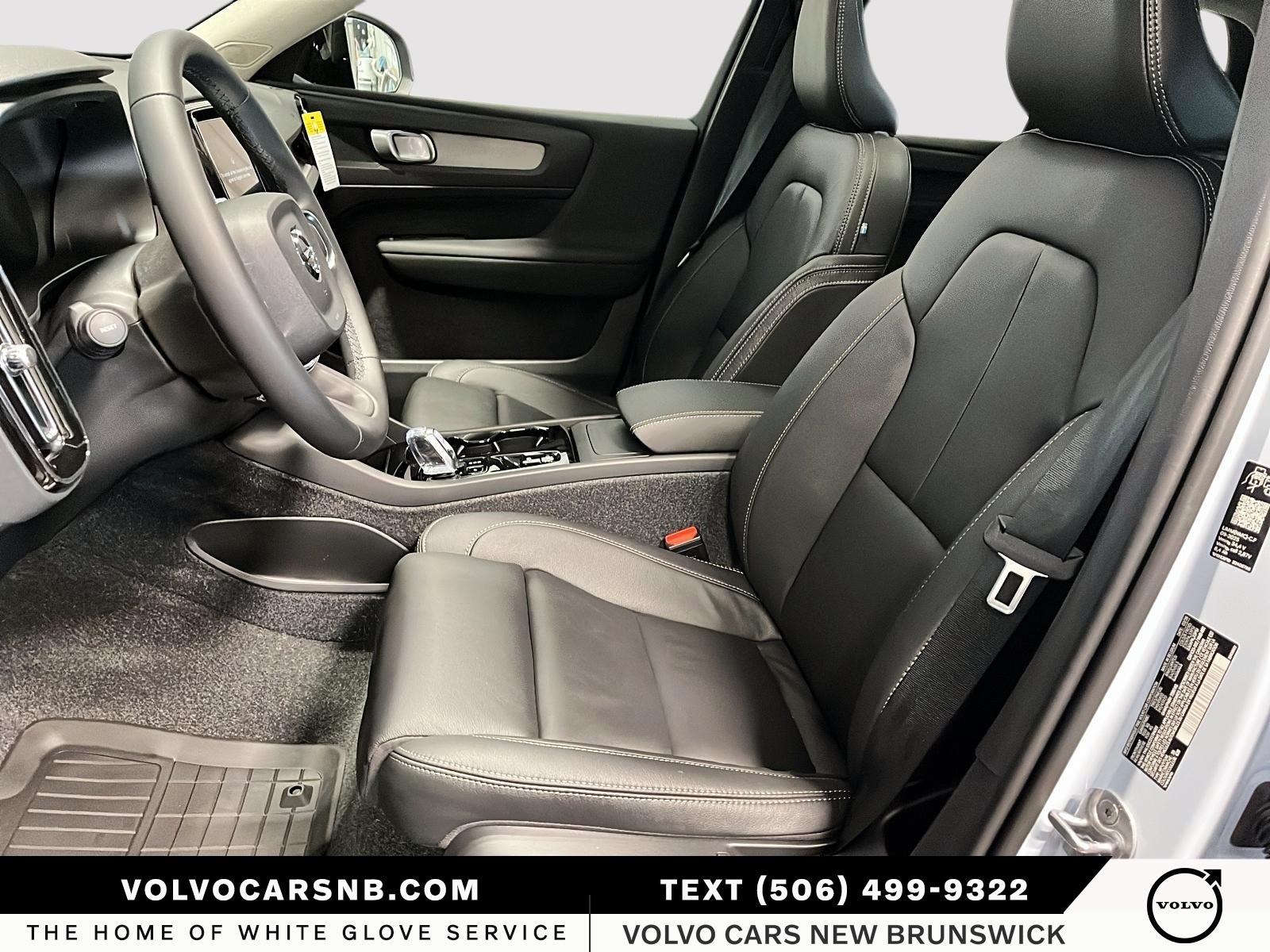 2026 Volvo XC40 B5 Plus Dark Theme