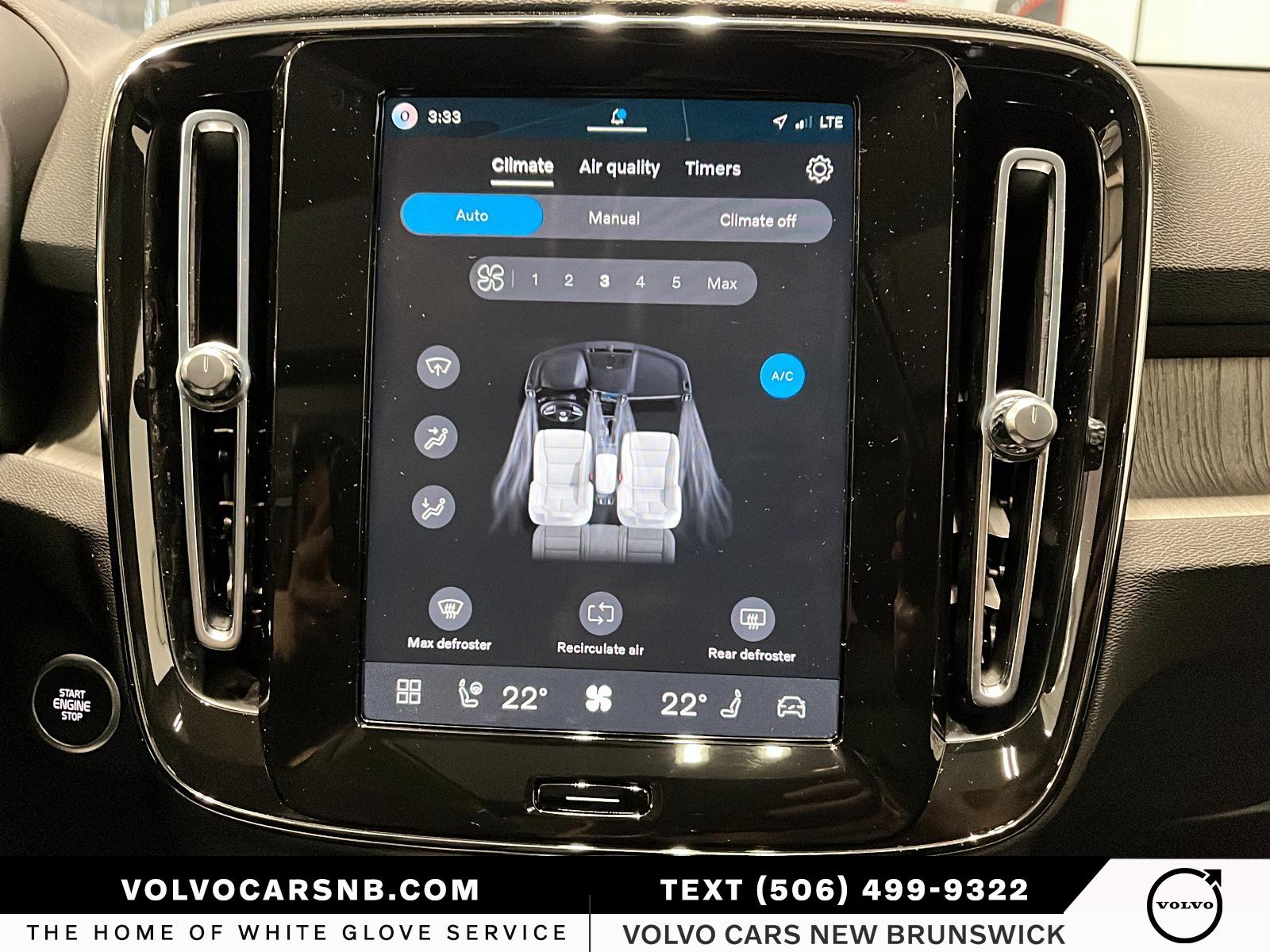 2026 Volvo XC40 B5 Plus Dark Theme