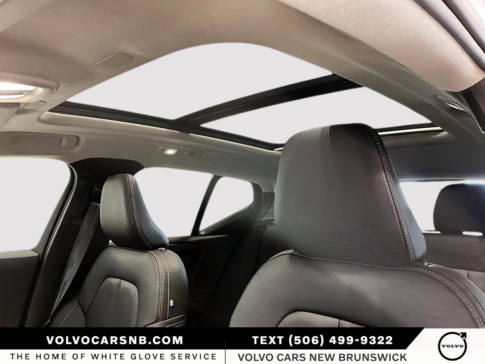 2026 Volvo XC40 B5 Plus Dark Theme