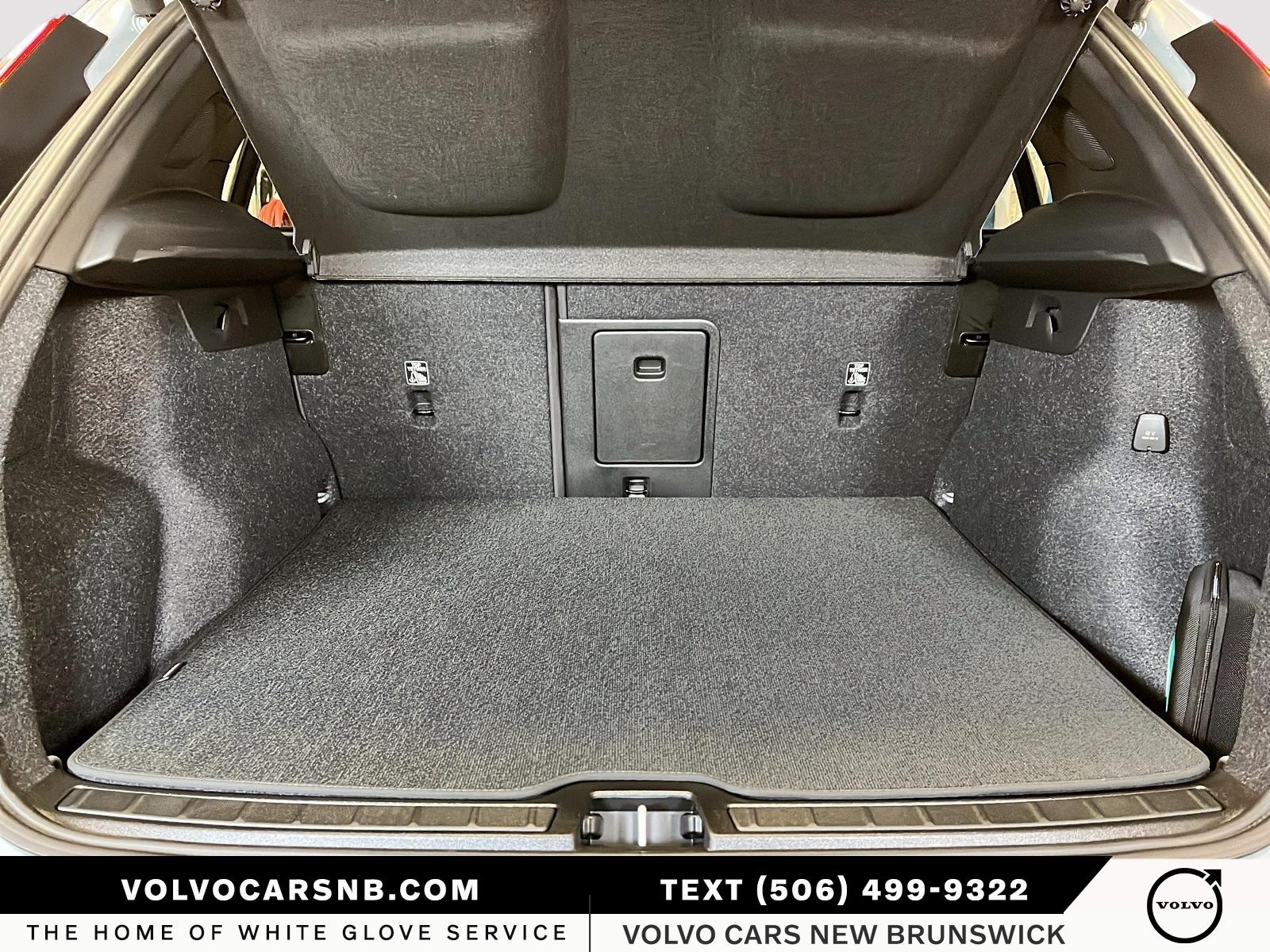 2026 Volvo XC40 B5 Ultra Dark Theme