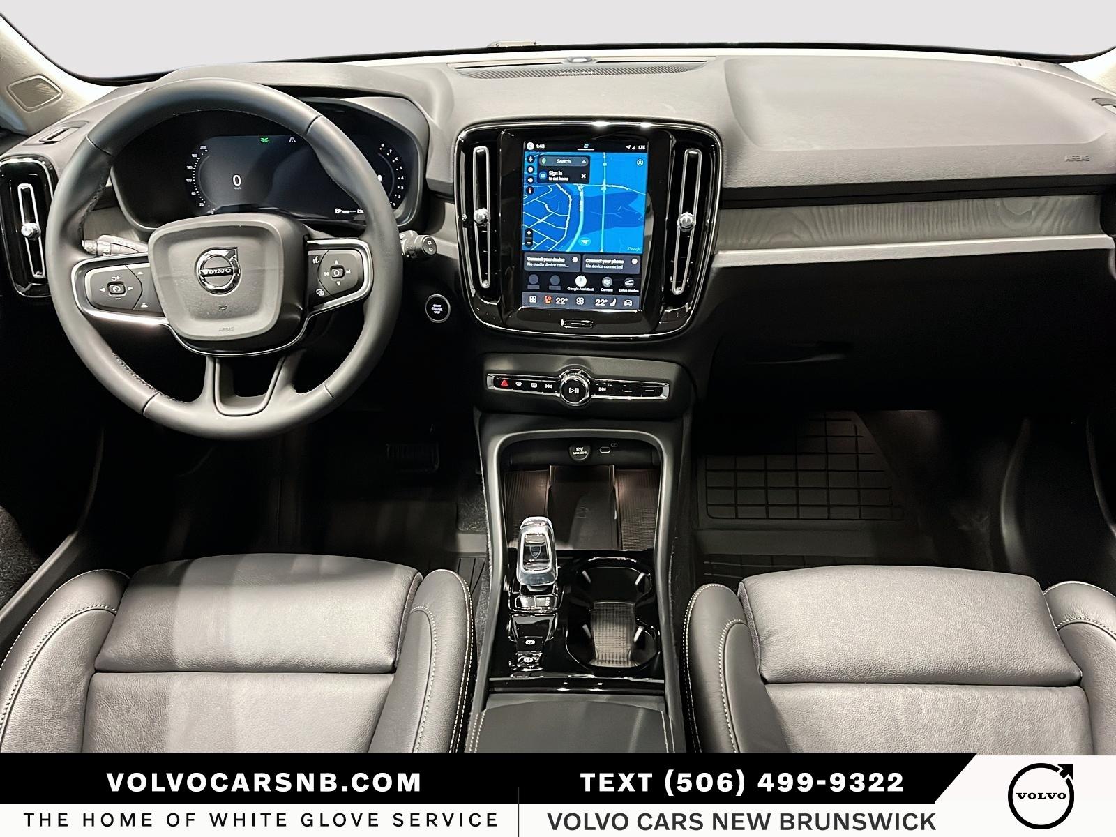 2026 Volvo XC40 B5 Ultra Dark Theme