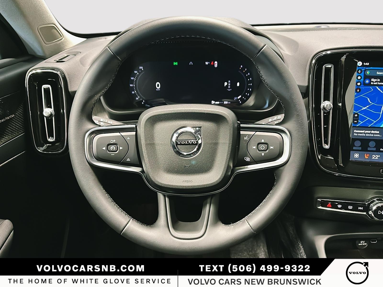 2026 Volvo XC40 B5 Ultra Dark Theme