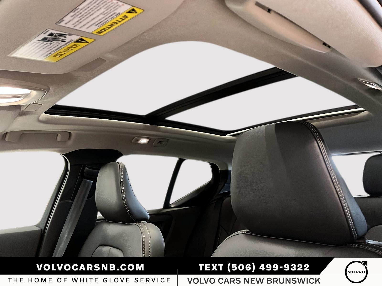 2026 Volvo XC40 B5 Ultra Dark Theme