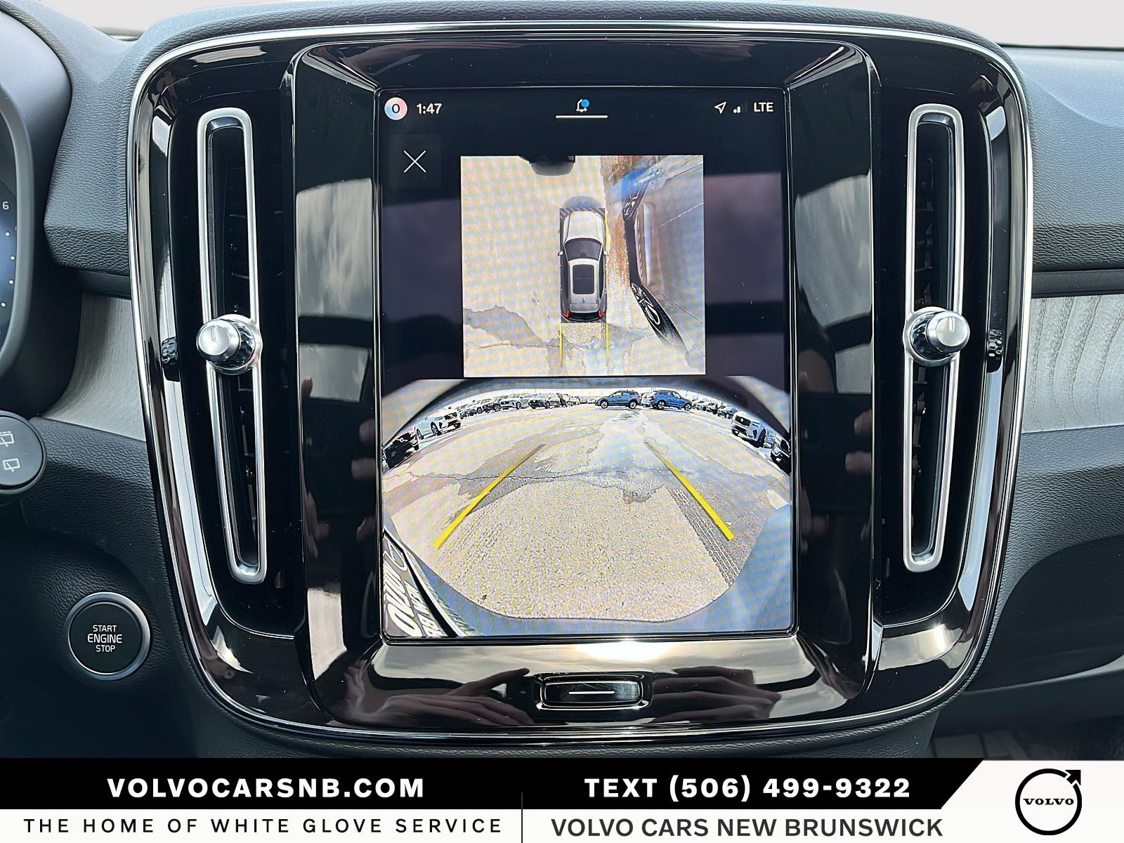 2026 Volvo XC40 B5 Ultra Dark Theme