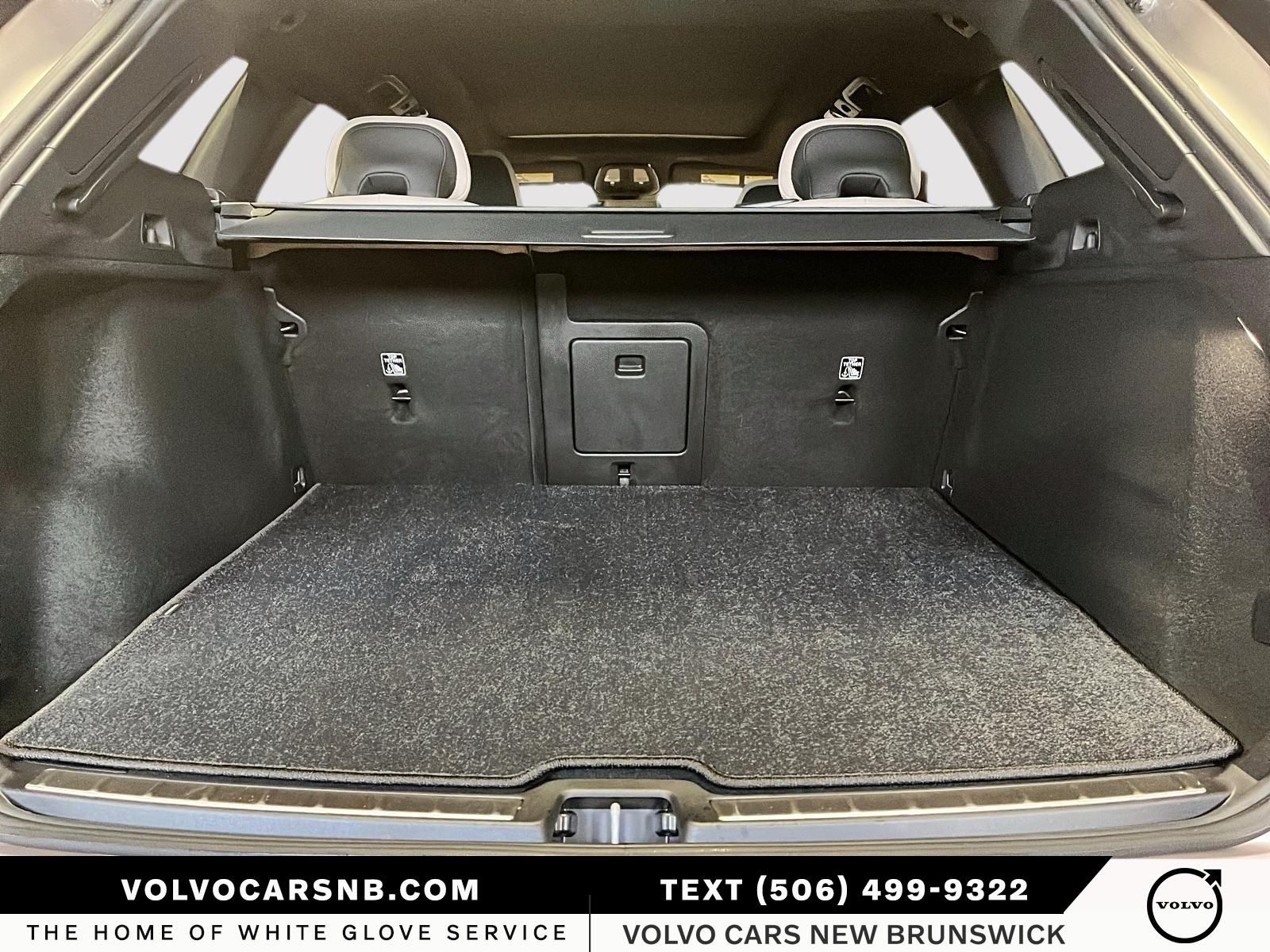 2026 Volvo XC60 B5 Plus Dark Theme