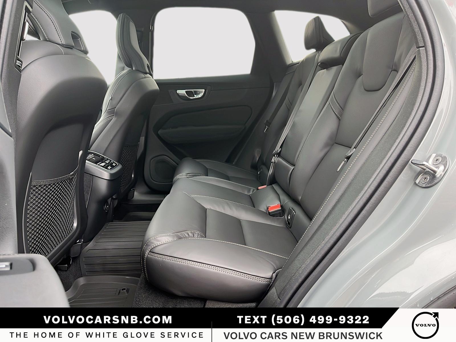 2026 Volvo XC60 B5 Ultra Black Edition