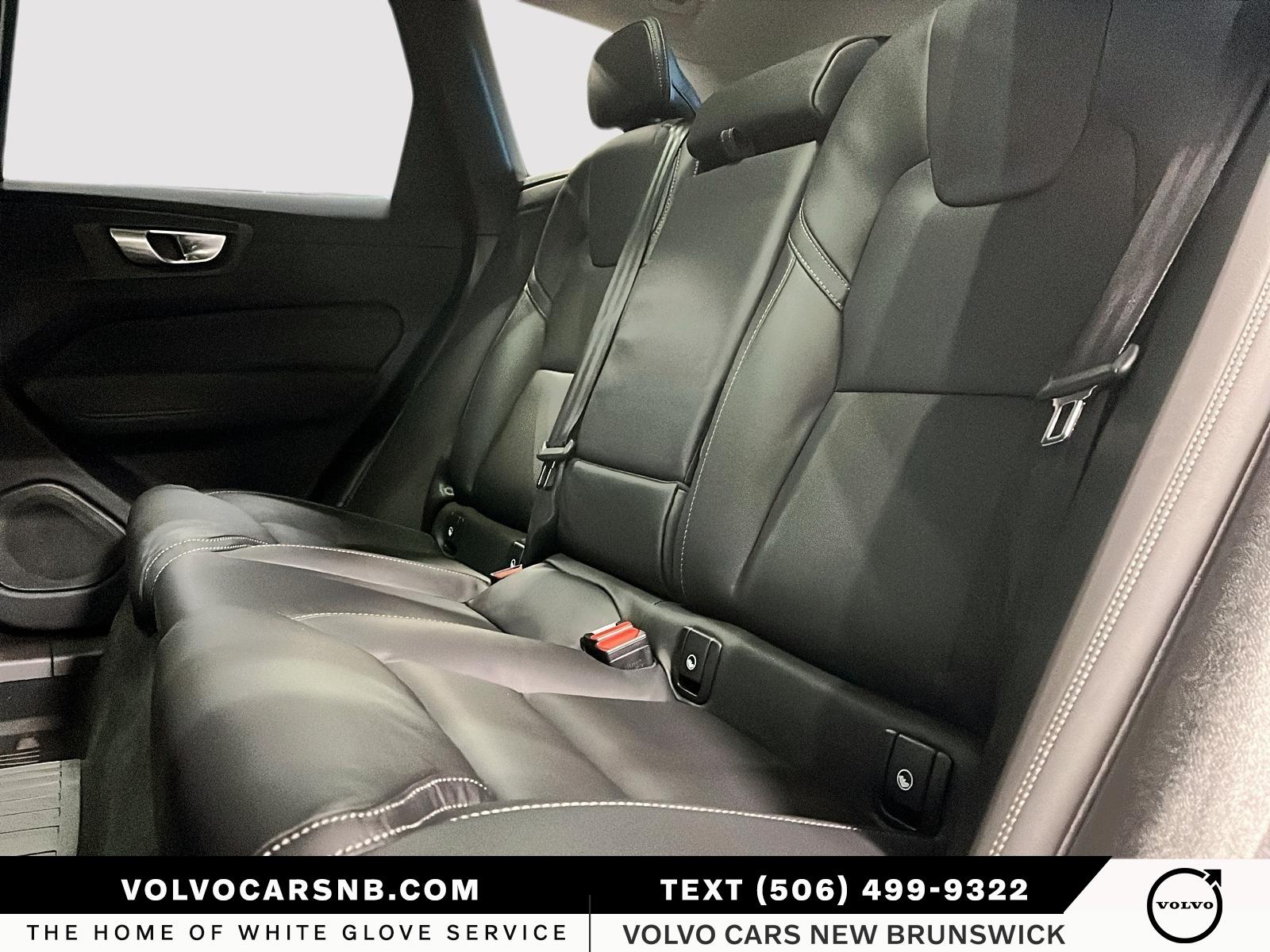 2026 Volvo XC60 B5 Ultra Dark Theme