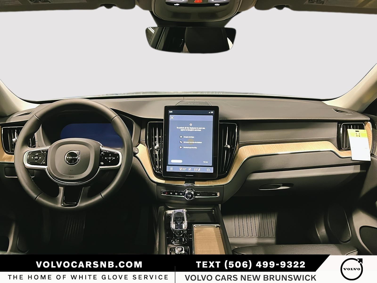 2026 Volvo XC60 B5 Ultra Dark Theme