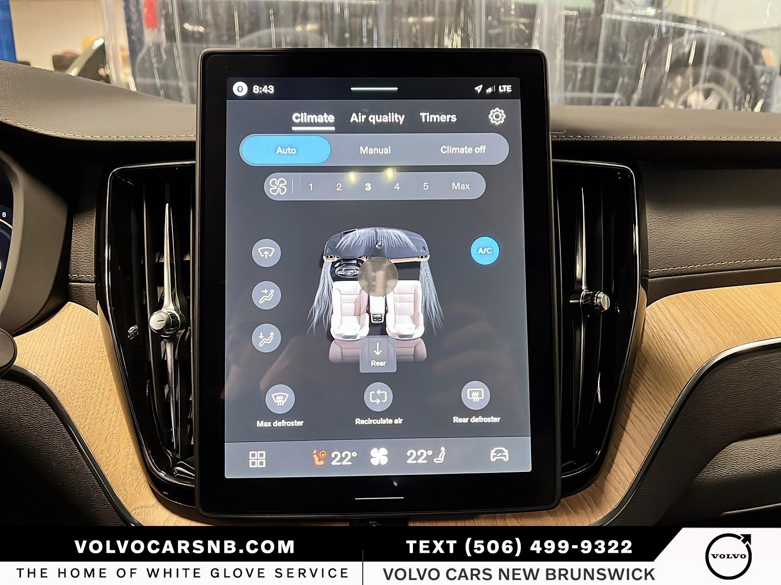 2026 Volvo XC60 B5 Ultra Dark Theme