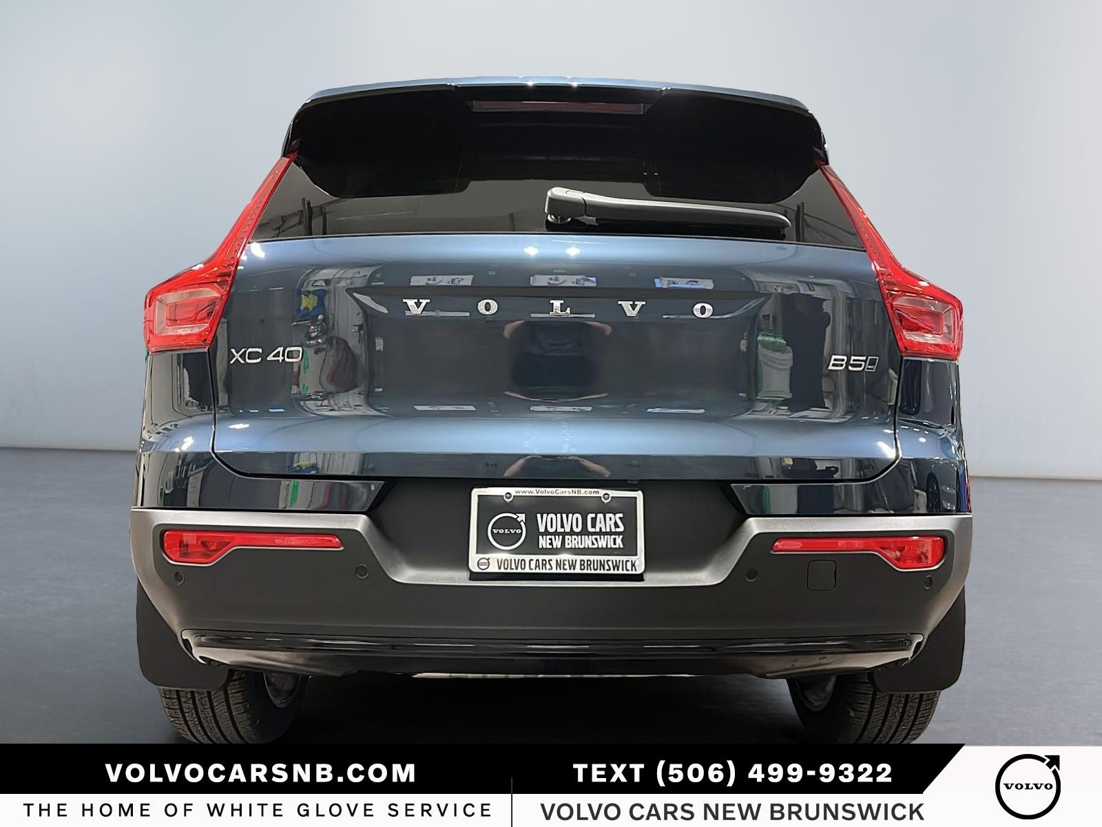 2026 Volvo XC40 B5 Plus Dark Theme