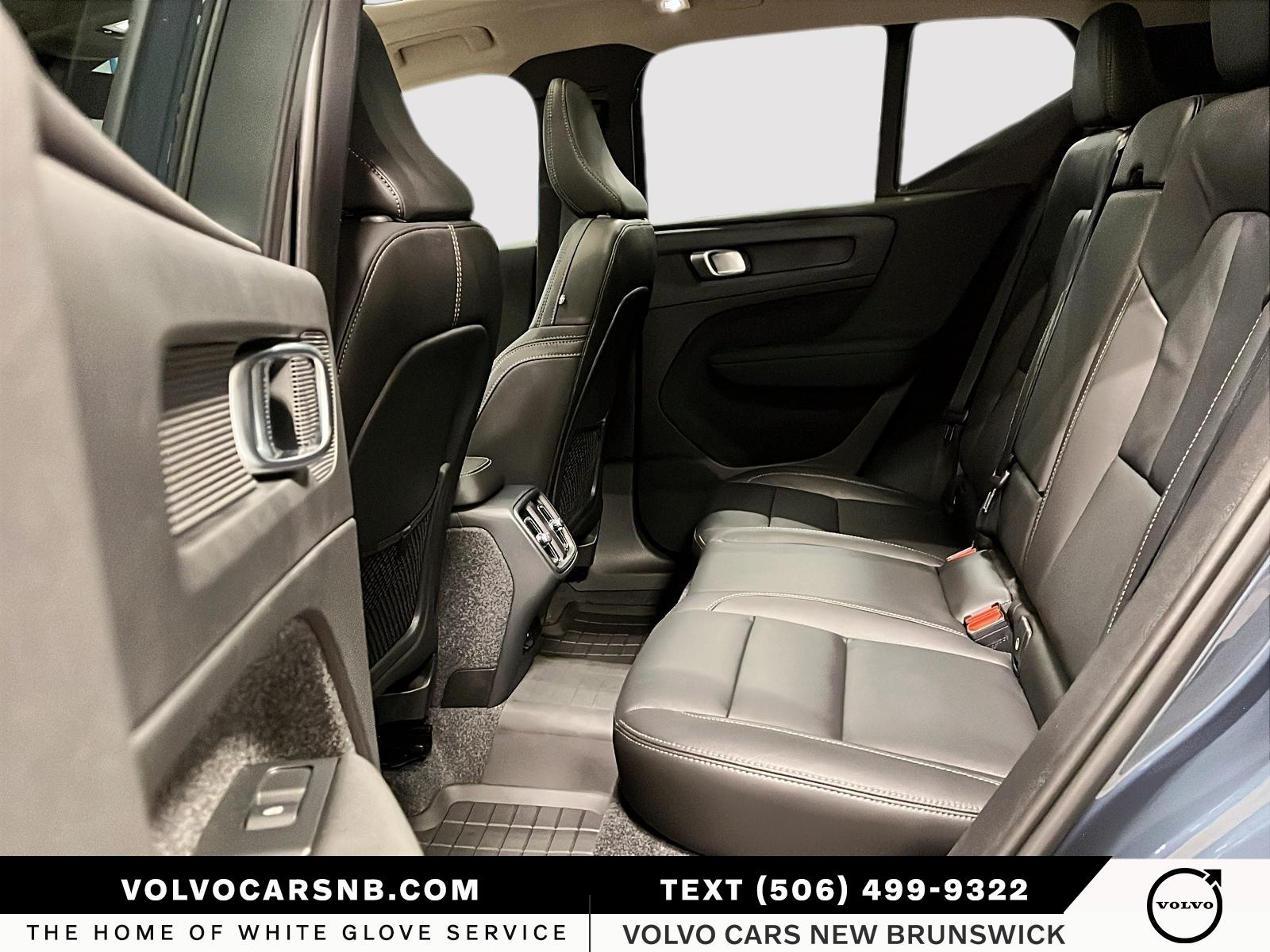 2026 Volvo XC40 B5 Plus Dark Theme