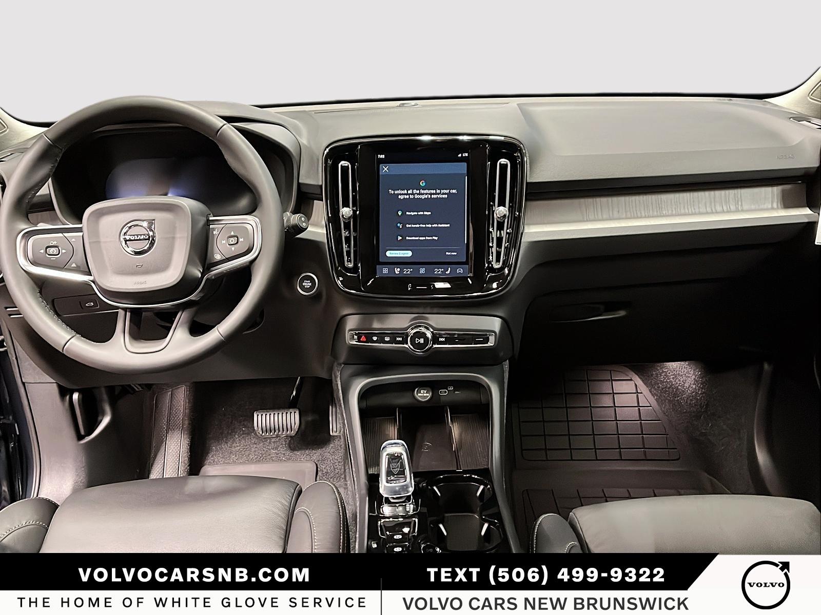 2026 Volvo XC40 B5 Plus Dark Theme