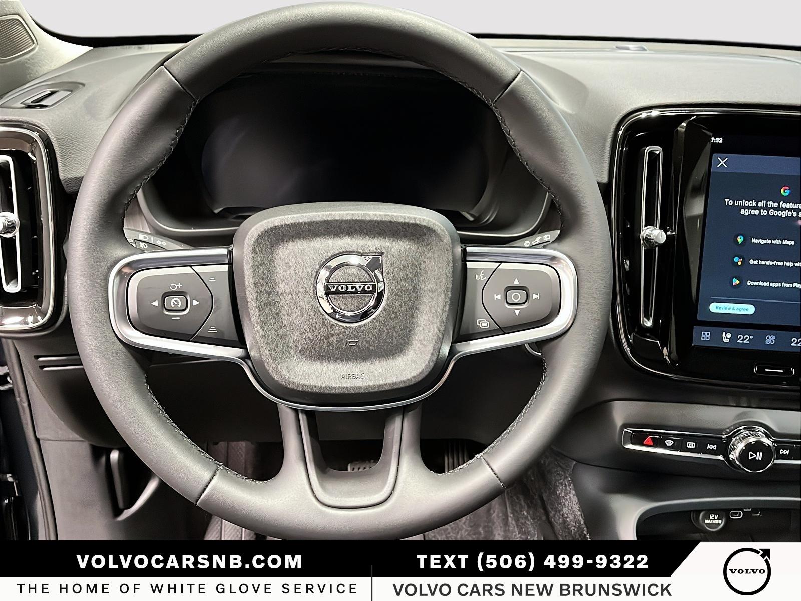 2026 Volvo XC40 B5 Plus Dark Theme