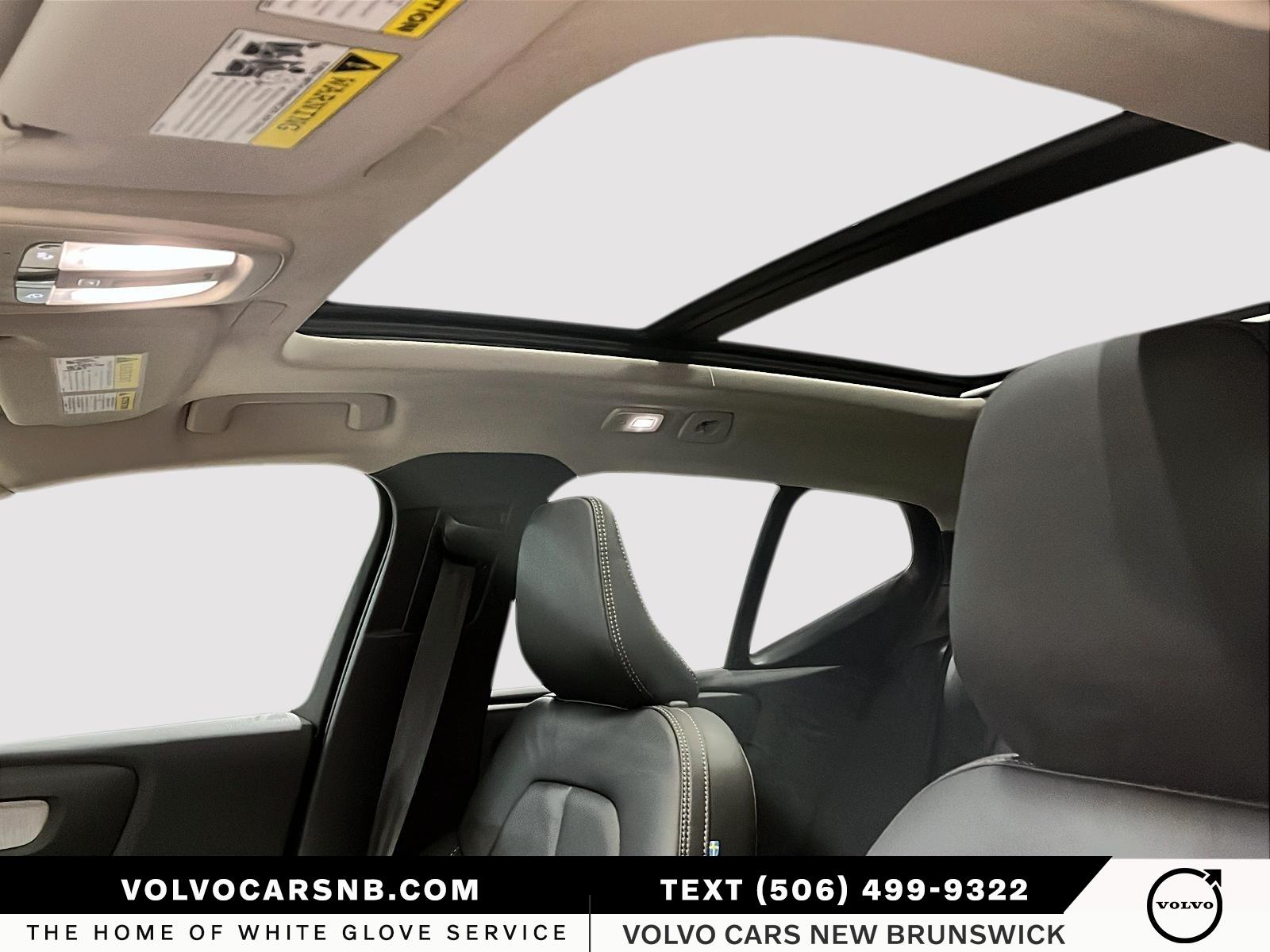 2026 Volvo XC40 B5 Plus Dark Theme