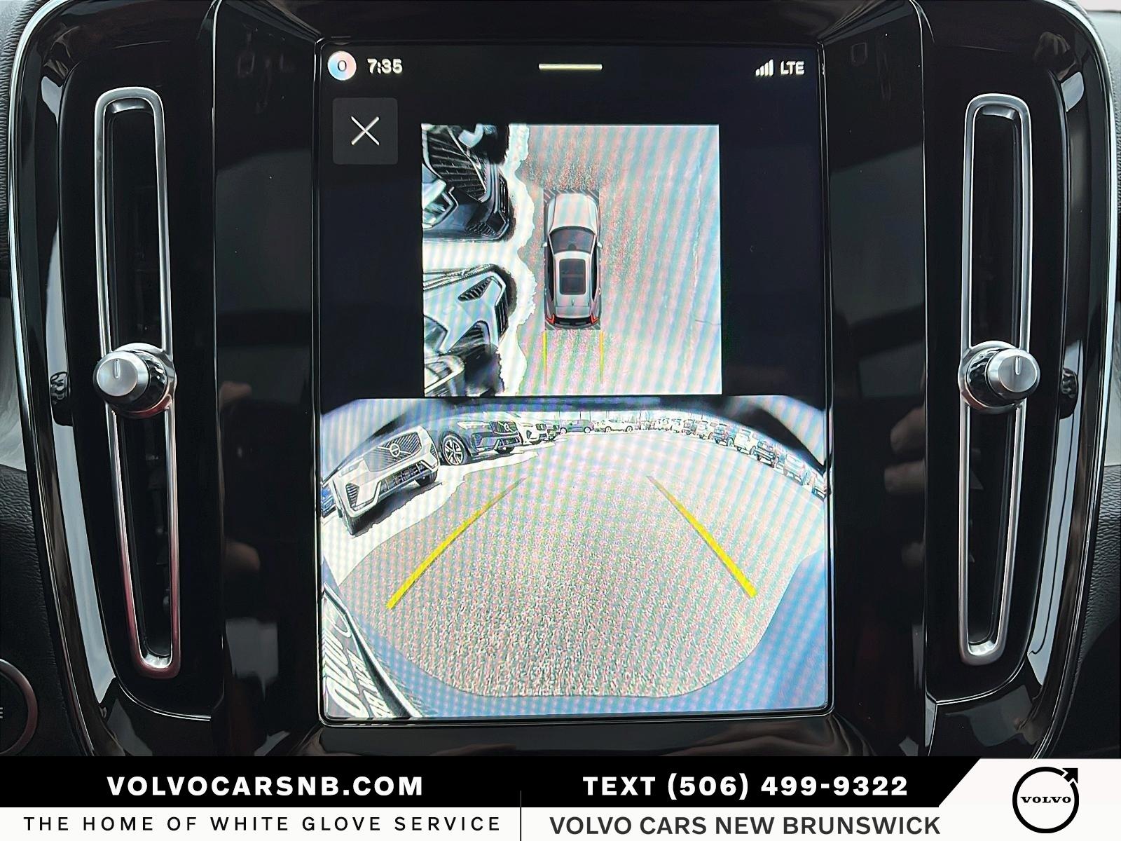 2026 Volvo XC40 B5 Plus Dark Theme