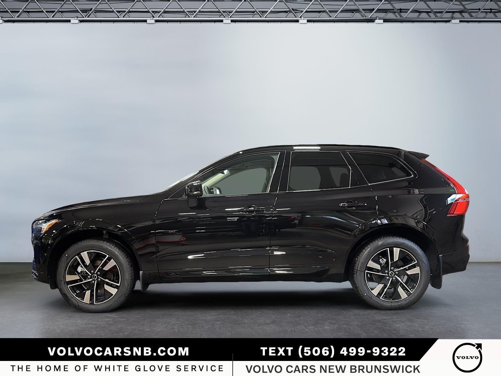 2026 Volvo XC60 B5 Core Dark Theme