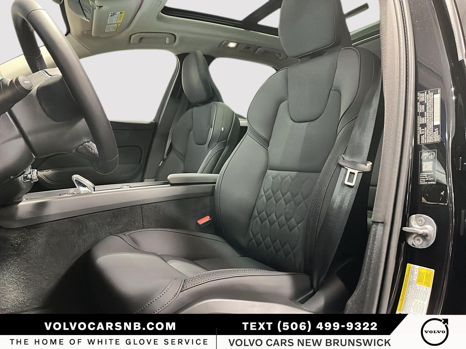 2026 Volvo XC60 B5 Core Dark Theme